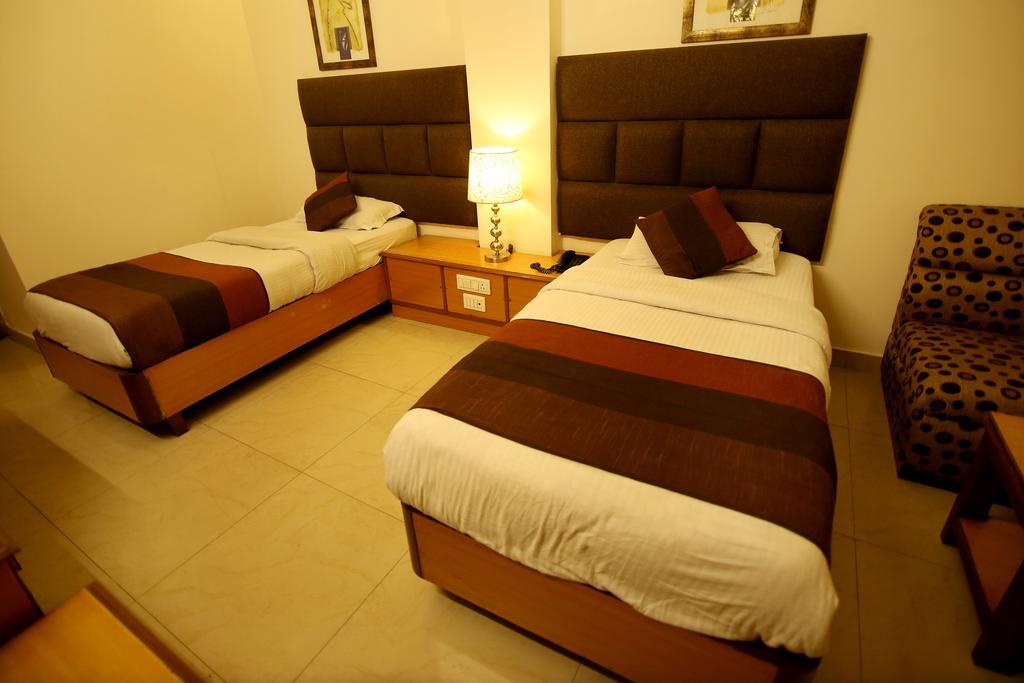 Hotel Parkway Deluxe New Delhi Luaran gambar