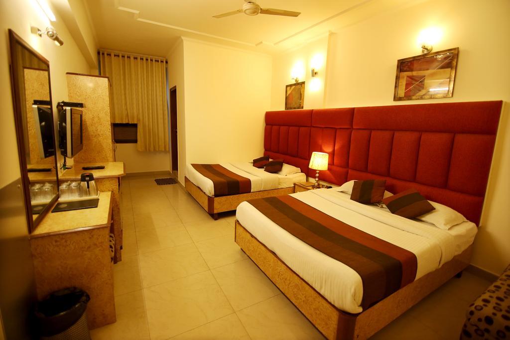 Hotel Parkway Deluxe New Delhi Luaran gambar