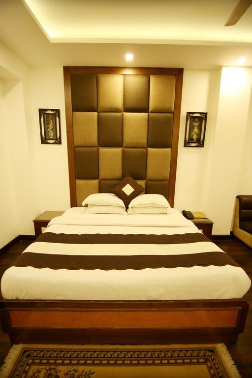 Hotel Parkway Deluxe New Delhi Luaran gambar