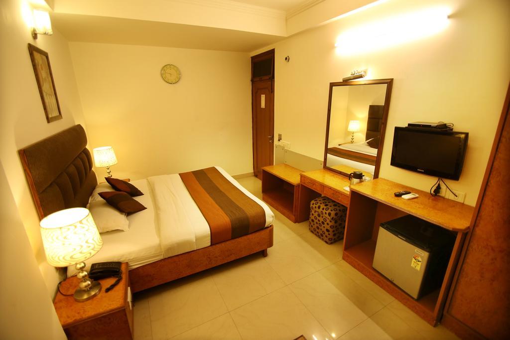 Hotel Parkway Deluxe New Delhi Luaran gambar