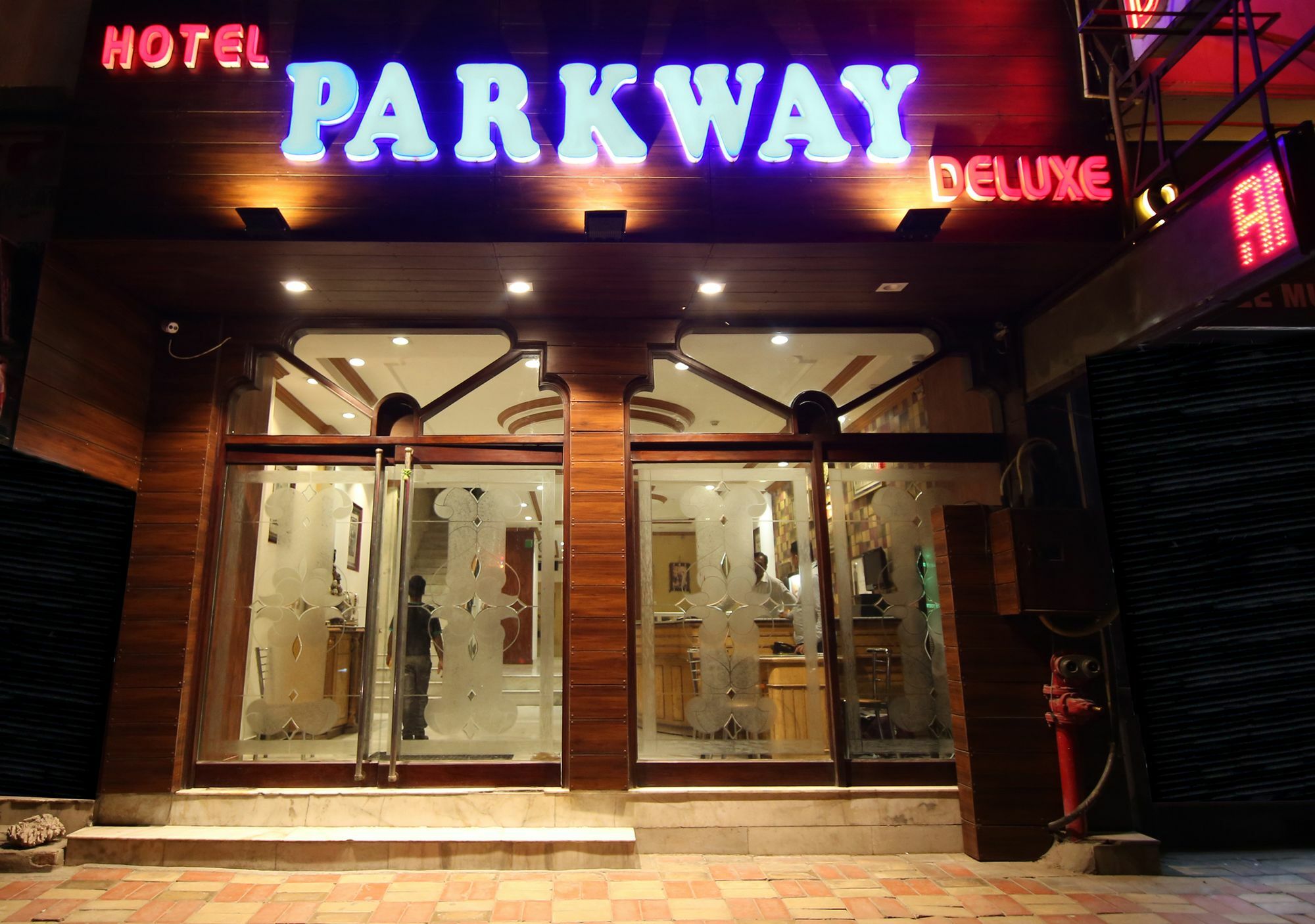 Hotel Parkway Deluxe New Delhi Luaran gambar
